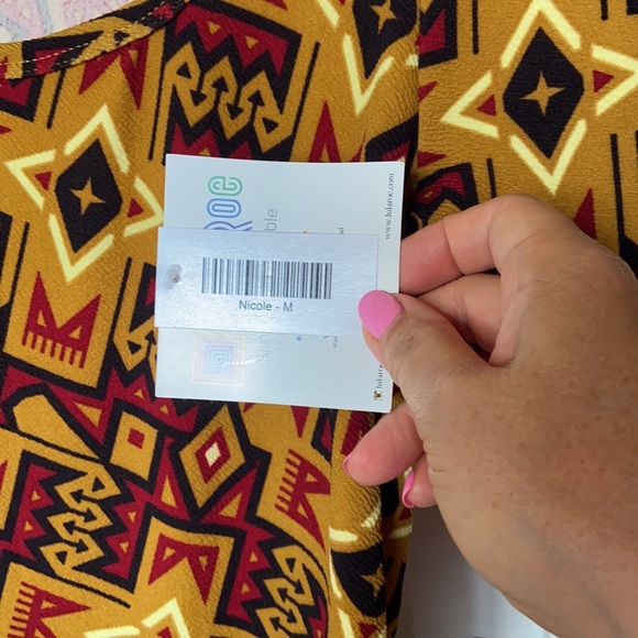 LuLaRoe Nicole - Picture 2 of 3